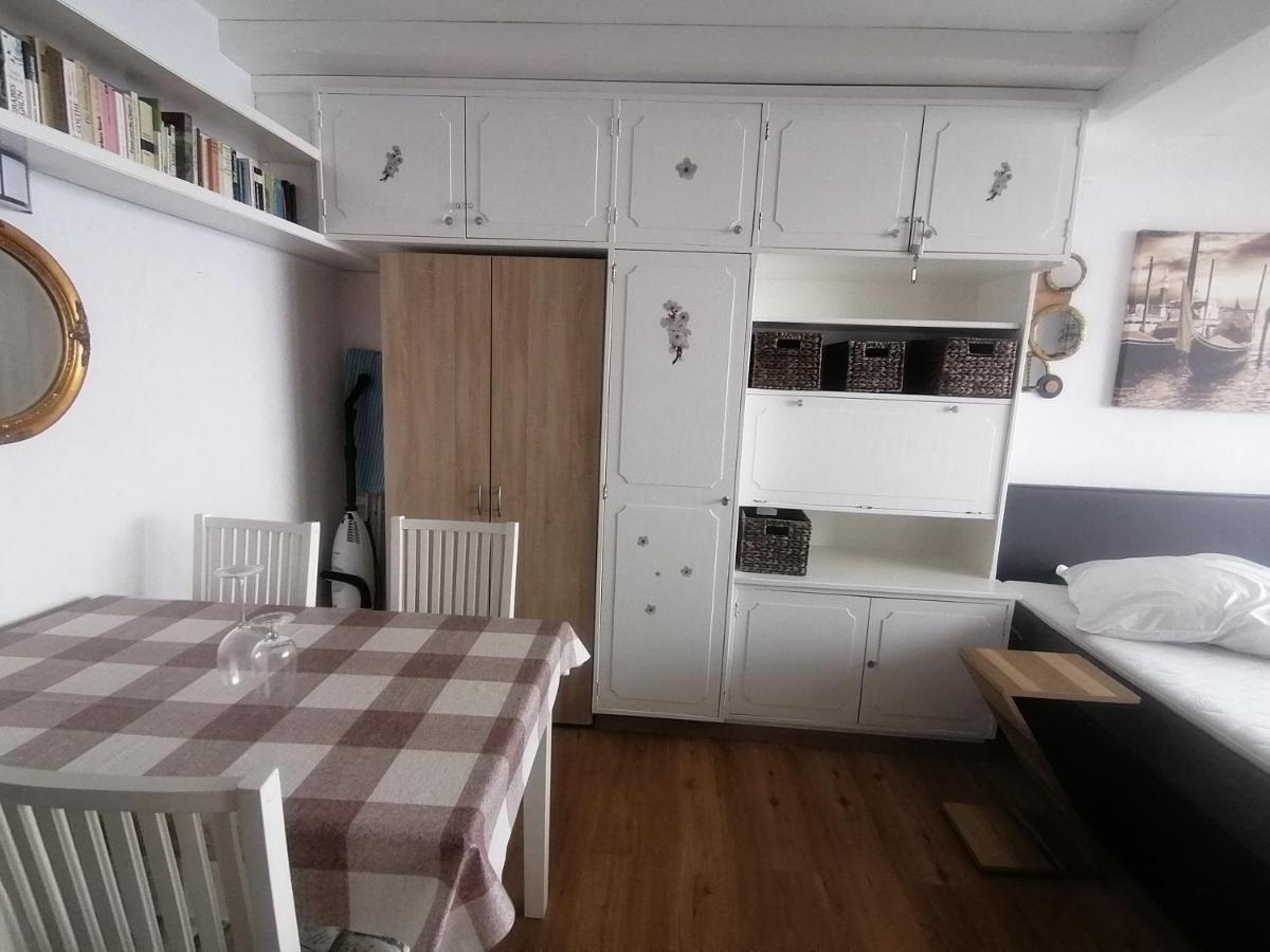Haus Enzian - Apartment Gerlitzen Kanzelhohe Bagian luar foto