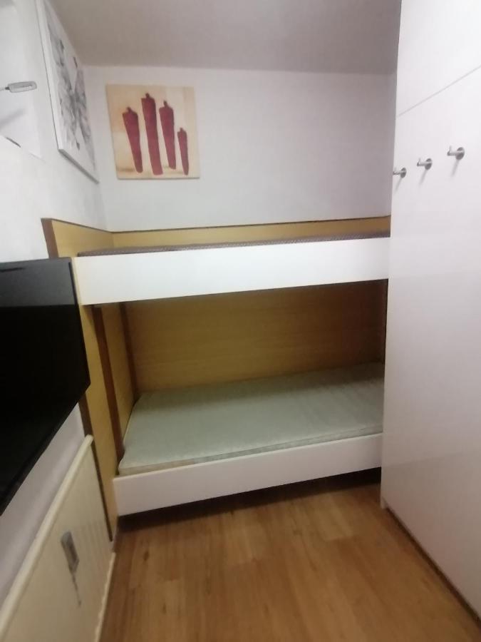 Haus Enzian - Apartment Gerlitzen Kanzelhohe Bagian luar foto